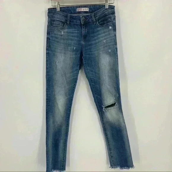 Zara Z1975 Women's Blue Denim Mid Rise Raw Hem‎ Distressed Jeans Size 6 - Picture 6 of 10